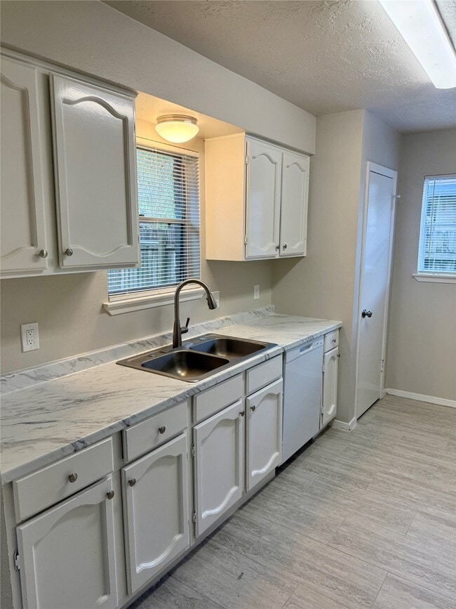 Building Photo - 3507 Almondwood Dr