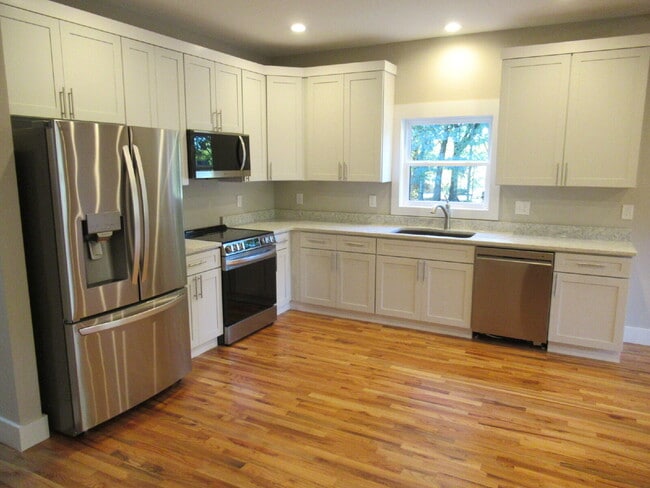 Building Photo - Beautiful New  – 3 Bedroom, 2 Bath Home in...