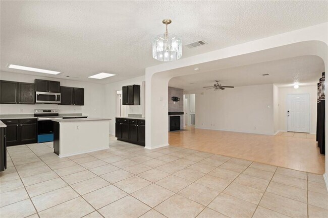 Building Photo - 809 Betterman Dr