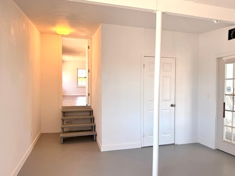 Building Photo - 7220 1st Ave N