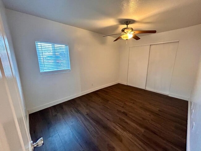 Building Photo - 1427 Hoover Ave