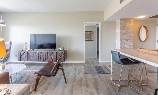 Building Photo - 805 4th Ave