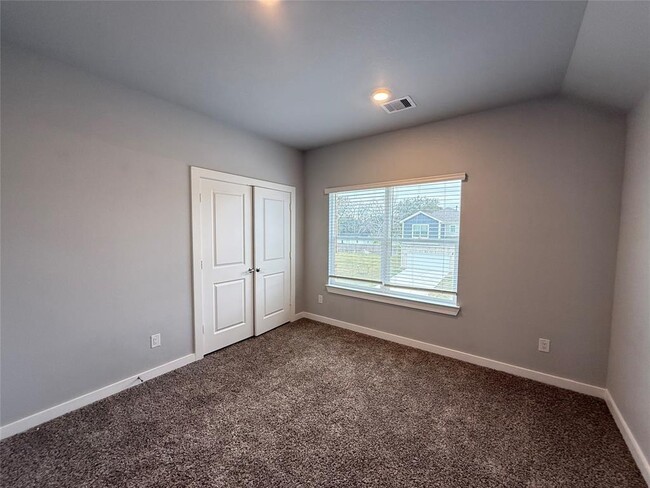 Building Photo - 52145223 Rocco Lakes Dr