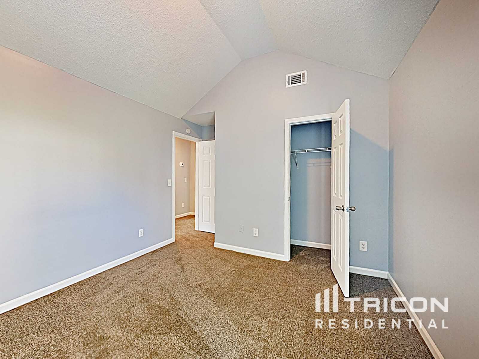 Building Photo - 4006 Shaded Oasis Ln