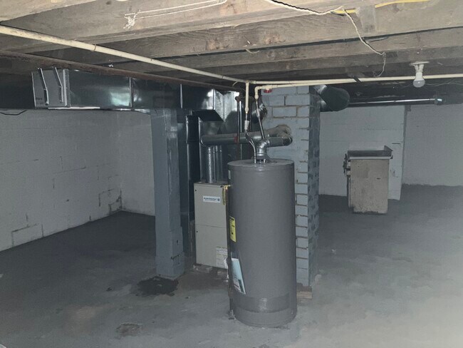 Building Photo - 1022 23rd St NW