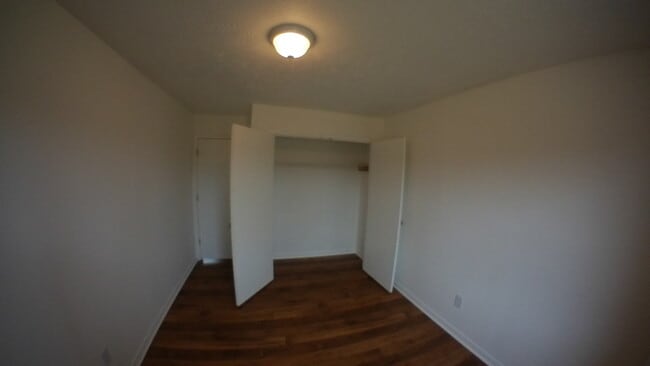 Building Photo - 217 Creekside Ct