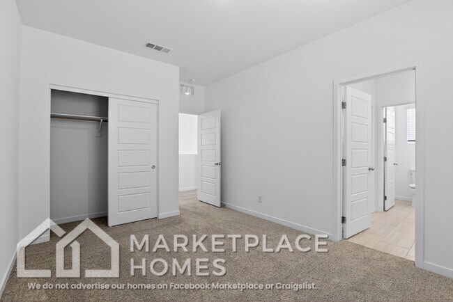 Building Photo - 2650 Marlette Ave