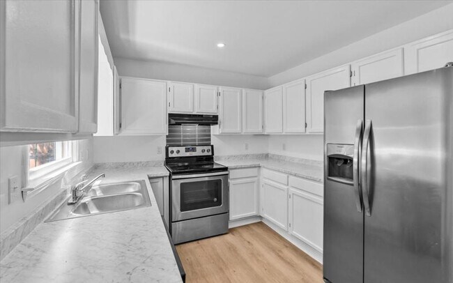 Building Photo - 120 Arcaro Dr