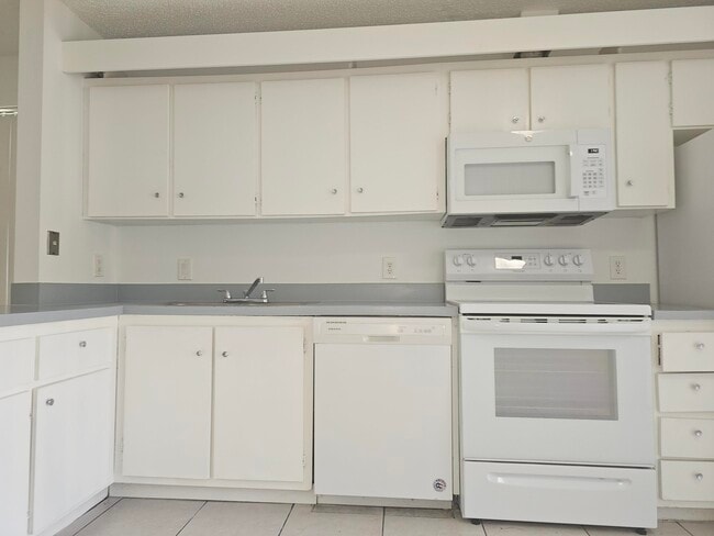 Building Photo - 4635 Orleans Ct