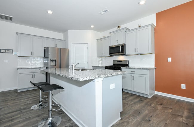 Building Photo - 4716 Reedy Creek Farm Cir