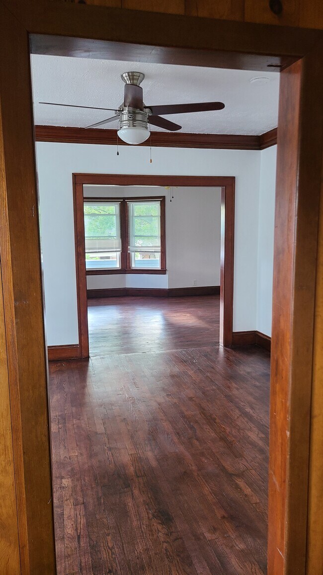 Building Photo - 3737 W 135th St