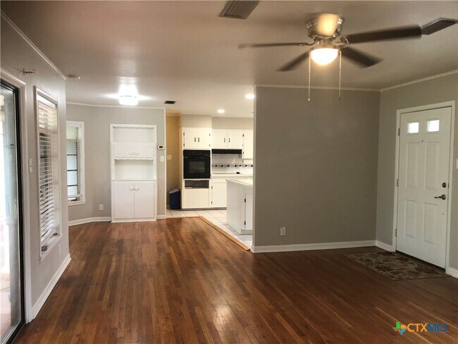 Building Photo - 1175 Canyon Dr