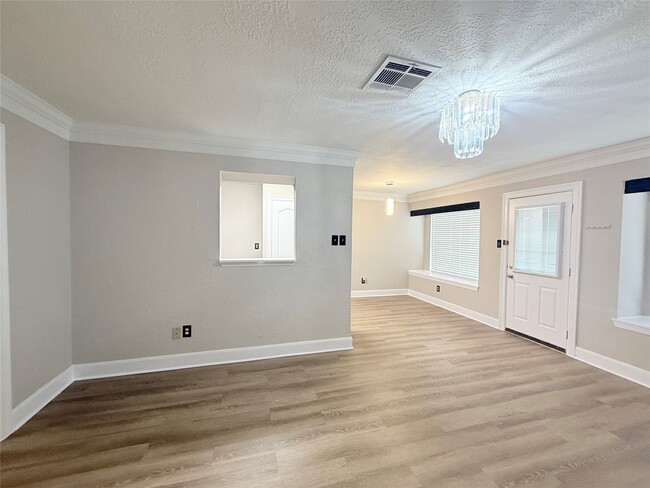 Building Photo - 6387 S Briar Bayou Dr