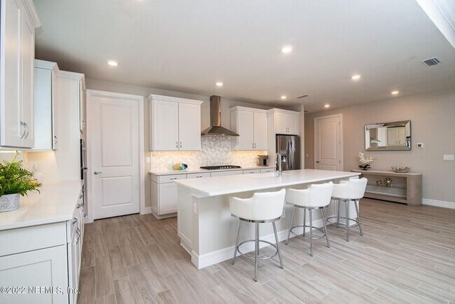 Building Photo - 73 Havencrest Ave