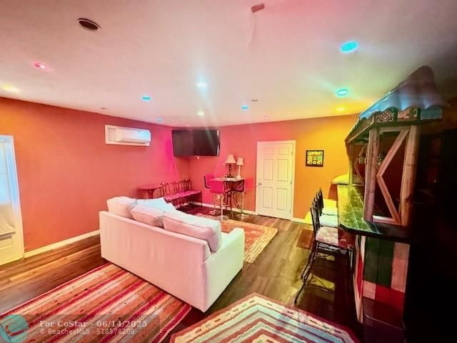 Building Photo - 3720 Coral Hills Dr