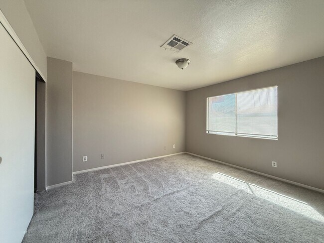 Building Photo - Townhome for Rent