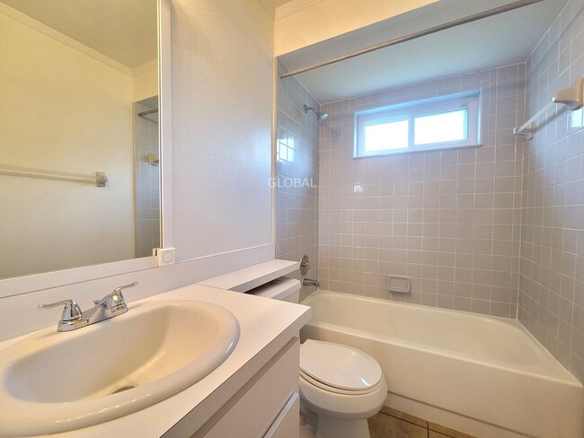 Building Photo - 3BR Orlando Home with Community Pool in Deer Creek Village