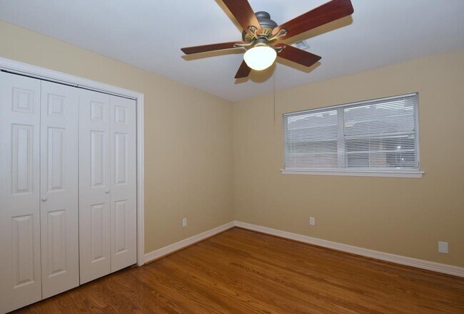 Building Photo - 10402 Chatterton Dr