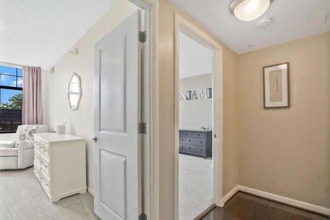 Building Photo - 1021 N Garfield St