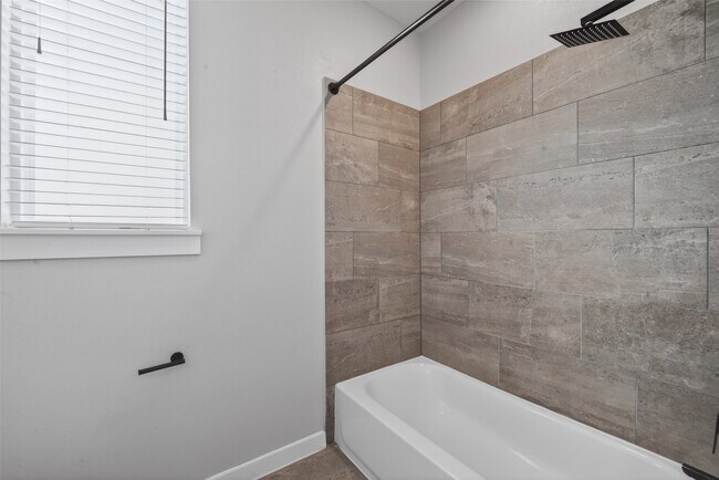 Building Photo - 8458 Berry Green Ln