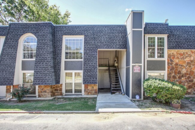 Building Photo - 4440 E 68th St