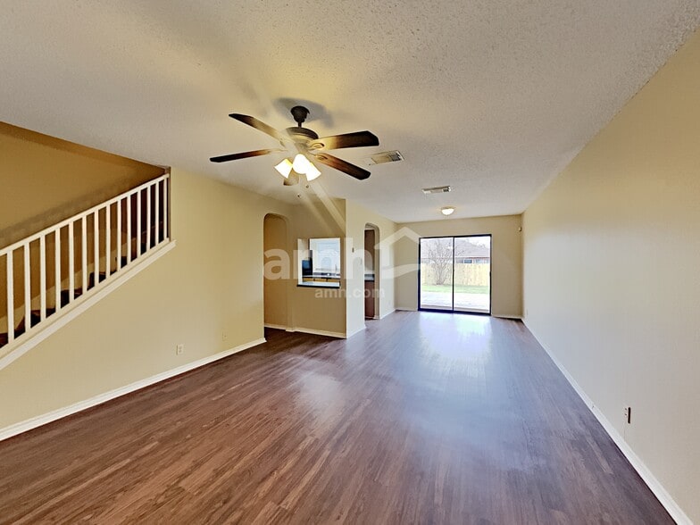 Building Photo - 7810 Dueling Oak