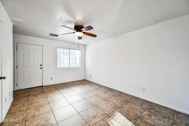Building Photo - 2243 W Morten Ave