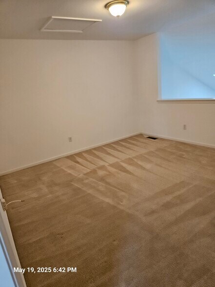 Building Photo - 1608 Mallard Pond Dr