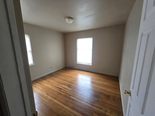 Building Photo - 6109 Farmbrook St