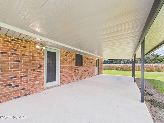Building Photo - 905 Braquet Rd