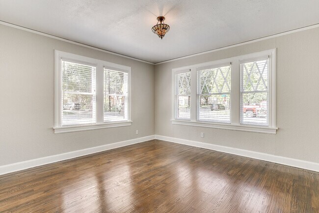 Building Photo - 3257 Greene Ave