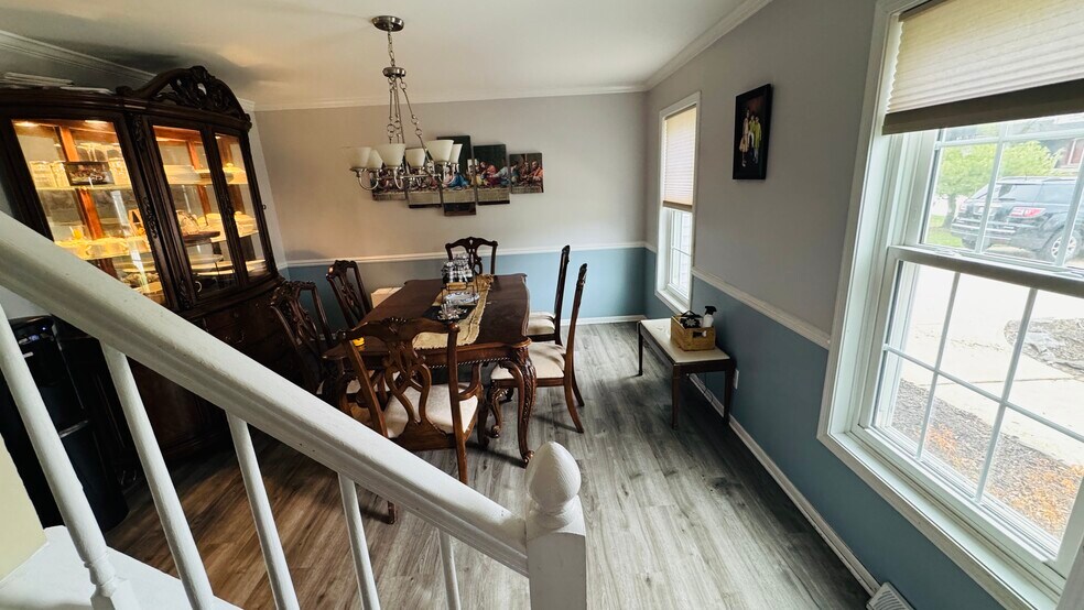 Building Photo - W174N5125 Mulberry Ln