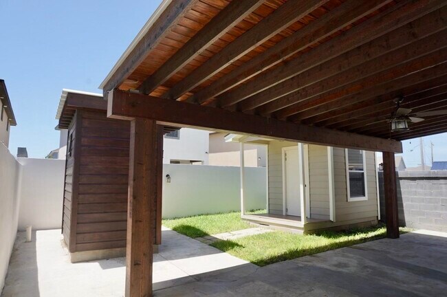 Building Photo - 4307 Regina Dr