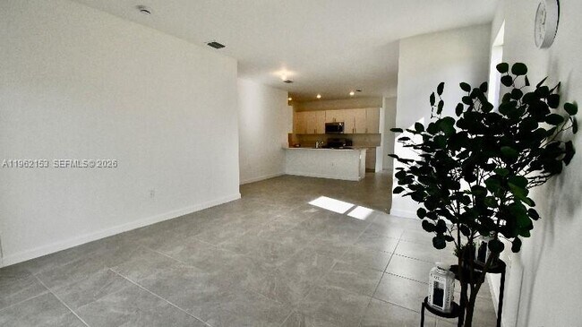 Building Photo - 4949 Peacock Wy