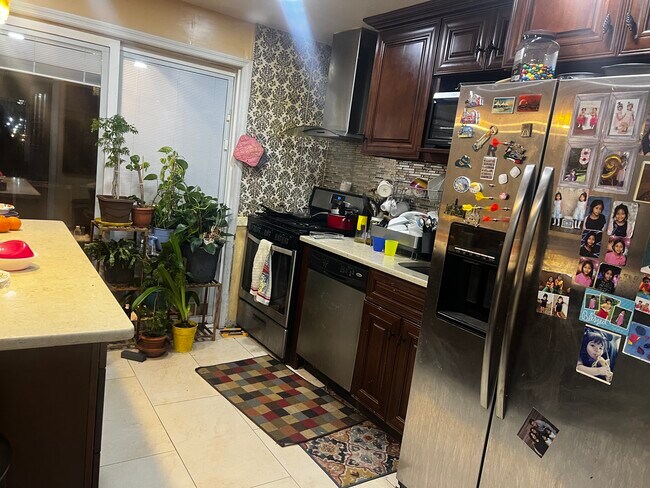 Building Photo - 16134 84th Ave