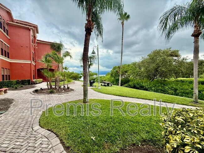 Building Photo - 2731 Via Capri