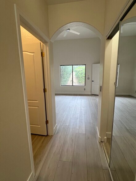 Building Photo - 9070 E Gary Rd