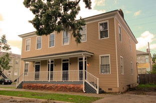 Building Photo - 210 E 33rd St