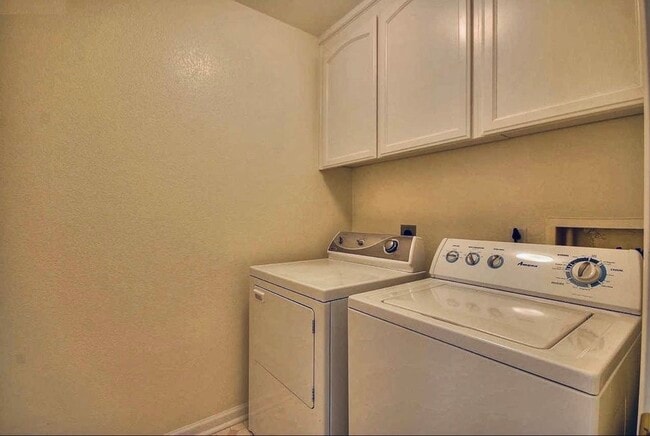 Building Photo - 4150 Munoz Ct