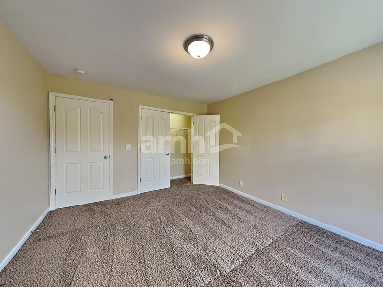 Building Photo - 1068 Blairfield Dr