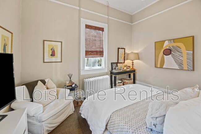 Building Photo - 139 1/2 Broad Street