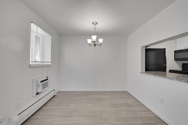 Building Photo - $1,375.00  - 2 Bedrooms, 1 Bathroom, Condo in Denver with Cozy Carpet!