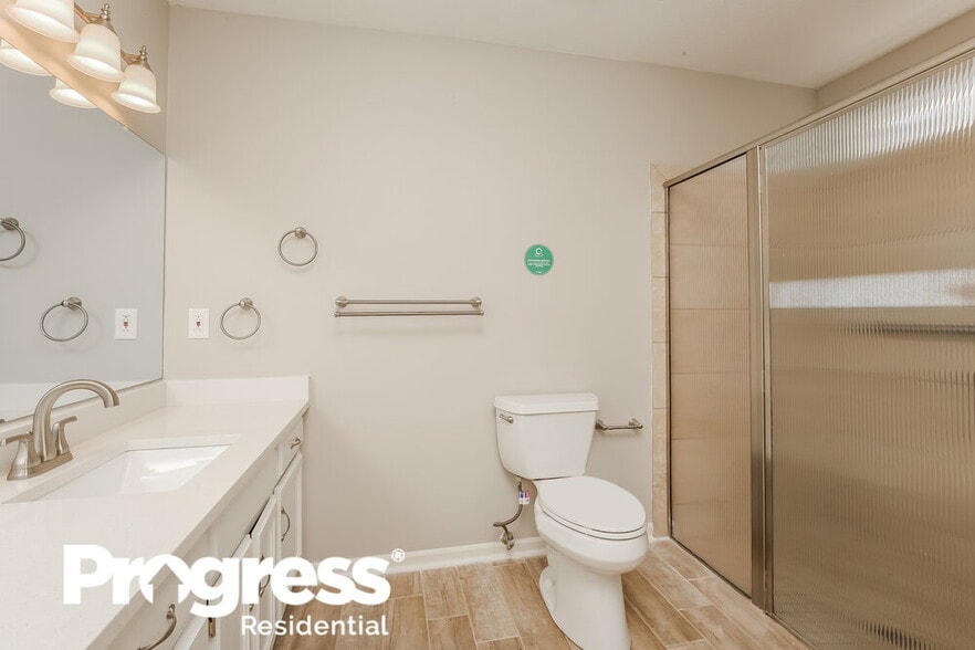 Building Photo - 514 Selsey Ct S