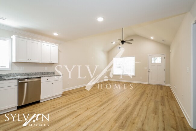 Building Photo - Lease today! No extra charge for contentme...