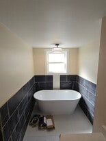 Building Photo - 670 Killingly St