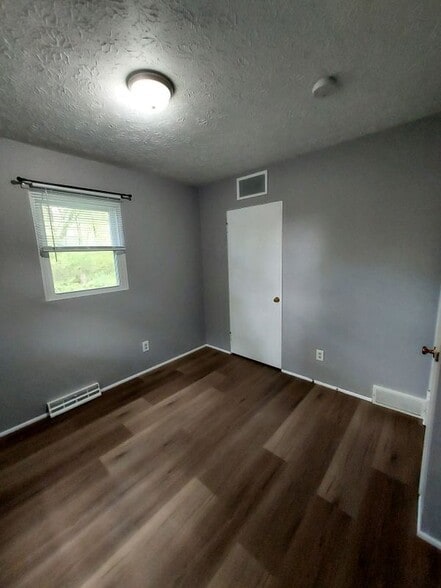 Building Photo - 267 Sunset Dr