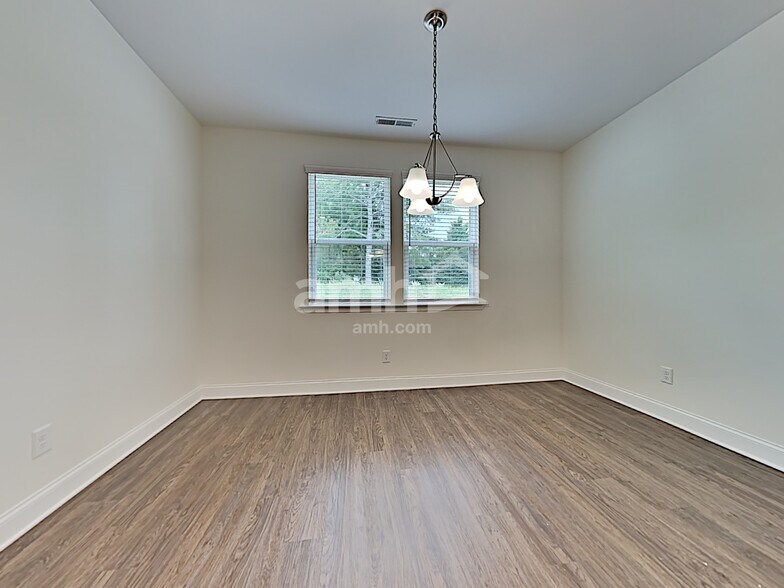 Building Photo - 147 Pullen Dr