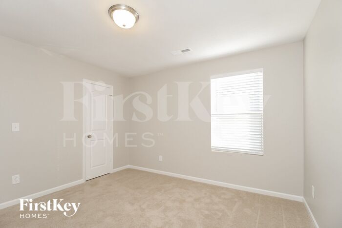 Building Photo - 4725 Tuliptree Dr