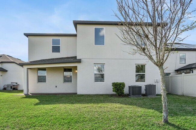 Building Photo - Amazing 5/3.5/2 House in The Reserve at Pine Tree