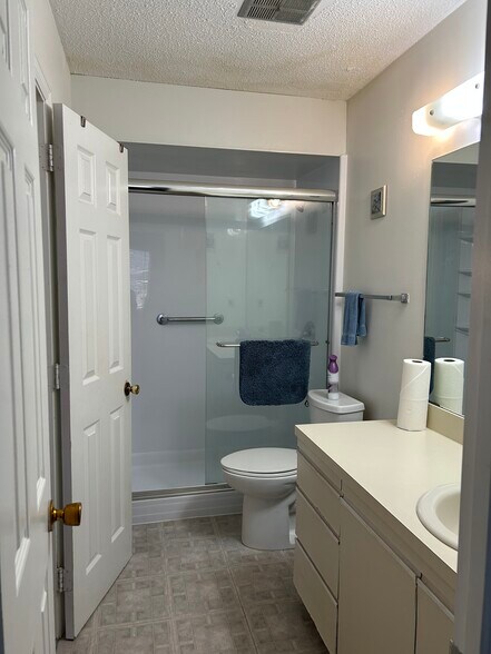 Building Photo - 2574 Forest Ridge Dr